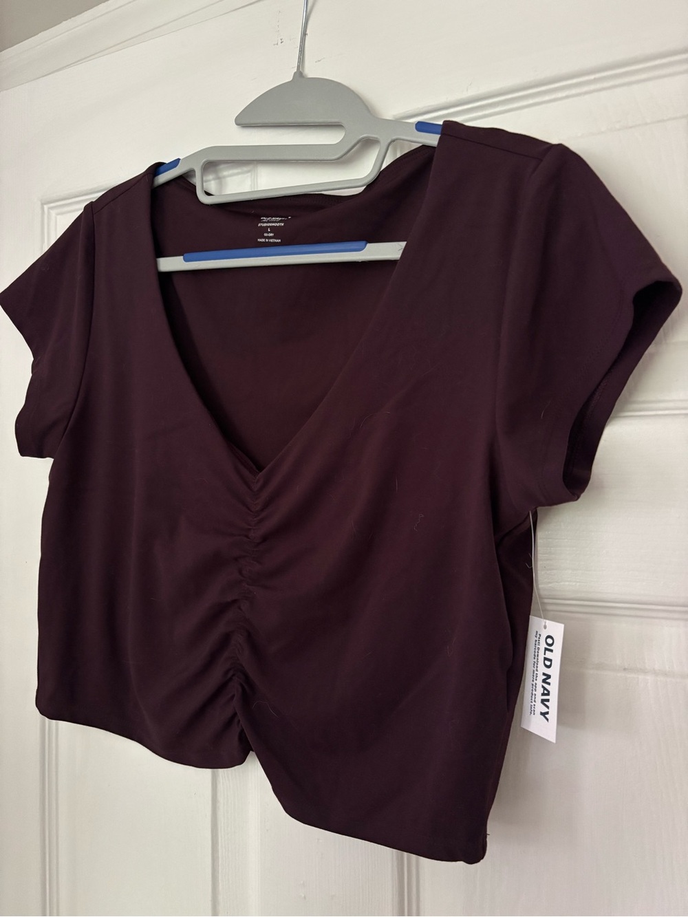 NWT Old Navy Studio Smooth Cropped Tee with Built-in Bra